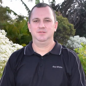 Jamie Fieldus  Agent