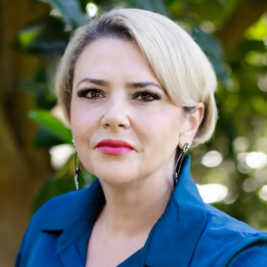 Juliana Gestakovski  Agent