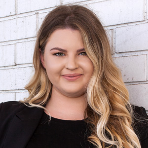 Maggie Dickens  Agent