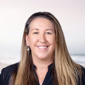 Maree Curtis  Agent