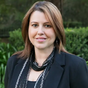 Paula Dos Santos  Agent
