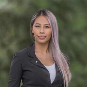 Queenie Bui  Agent