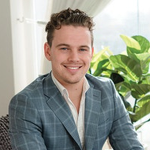 Jake McIntyre  Agent