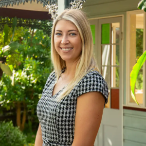 Bronte Harvey   Agent