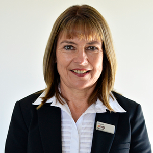 Lorraine Edlington  Agent