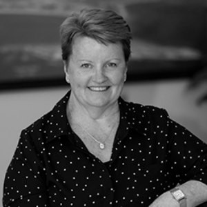 Lindy Ellis  Agent