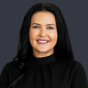Nicole Bragg  Agent