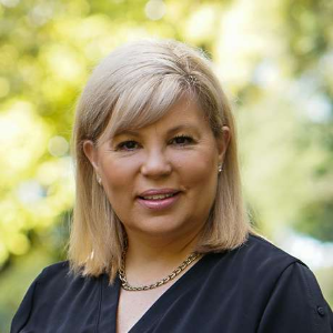 Bronwyn Lucas  Agent