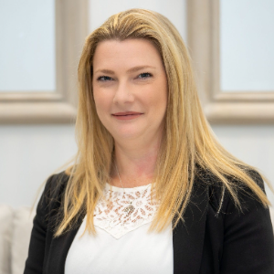 Sara Loughlin  Agent