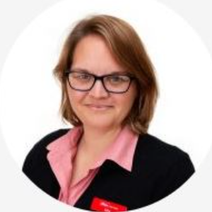Ellie Clare  Agent