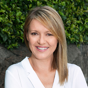 Karen Hendry  Agent
