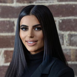 Larissa Schembri   Agent