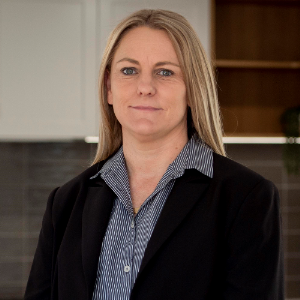 Natarsha Oehms  Agent