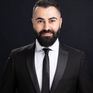 Ashur Oshana  Agent