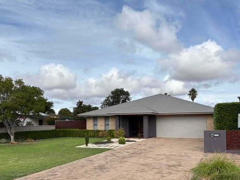 9  Minore Street, Nyngan, NSW 2825