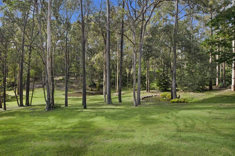 8 Ireland Court, CASHMERE, QLD 4500