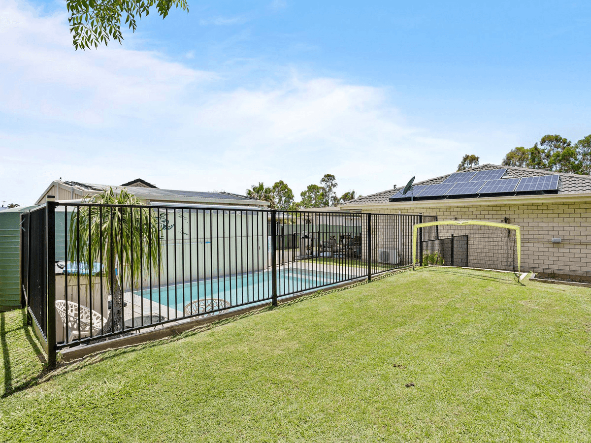 4 Breakwater Court, DECEPTION BAY, QLD 4508