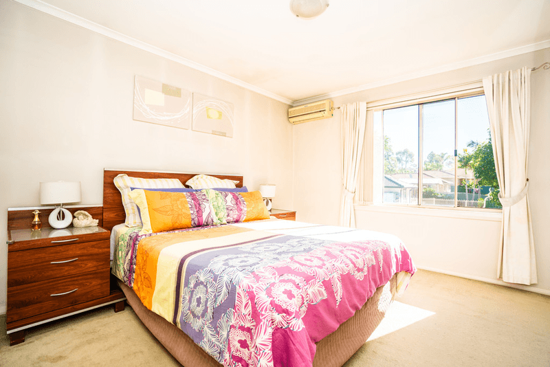 118 Tamworth Crescent, HOXTON PARK, NSW 2171