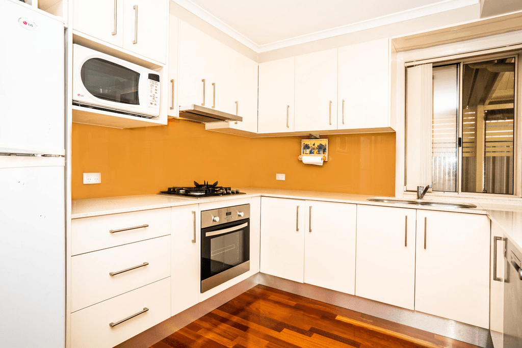 118 Tamworth Crescent, HOXTON PARK, NSW 2171