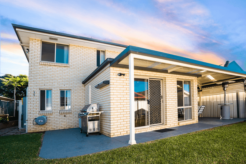 118 Tamworth Crescent, HOXTON PARK, NSW 2171