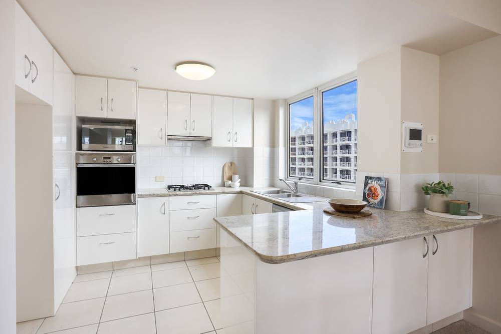 19/20 Queensland Avenue, BROADBEACH, QLD 4218