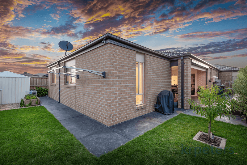 12 Omars Place, NARRE WARREN SOUTH, VIC 3805