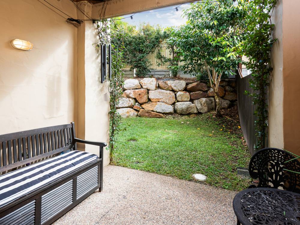 19/1 Santa Isobel Boulevard, Pacific Pines, QLD 4211