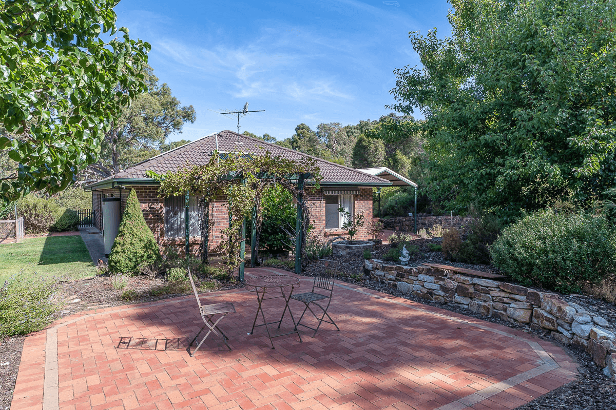 6 Les Bell Drive, MOUNT BARKER, SA 5251