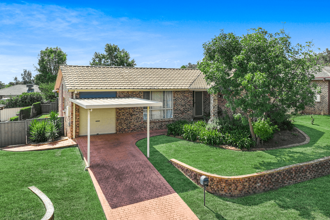 98 Lemon Gums Drive, TAMWORTH, NSW 2340