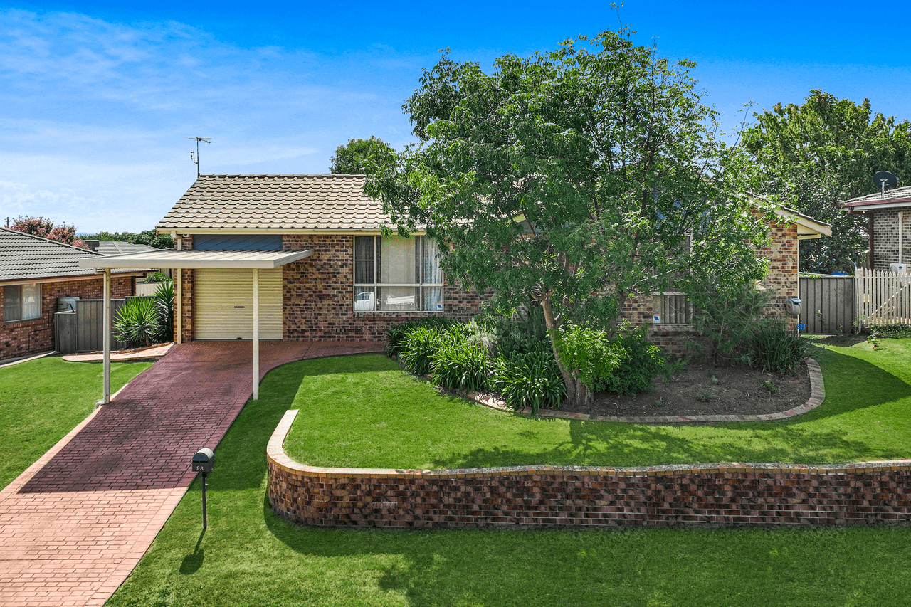 98 Lemon Gums Drive, TAMWORTH, NSW 2340