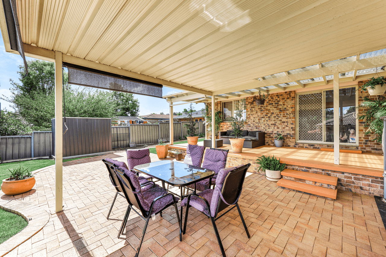 98 Lemon Gums Drive, TAMWORTH, NSW 2340