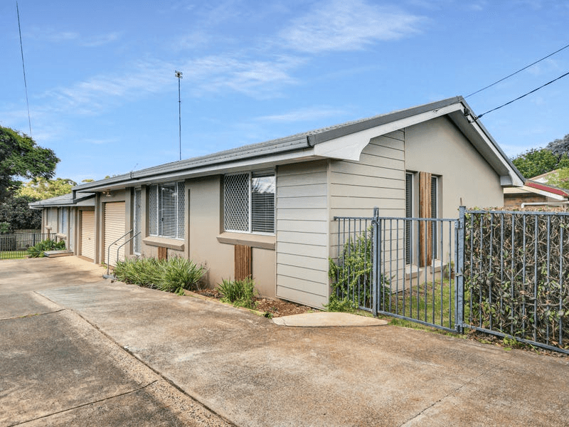 5 Cassia Street, CENTENARY HEIGHTS, QLD 4350