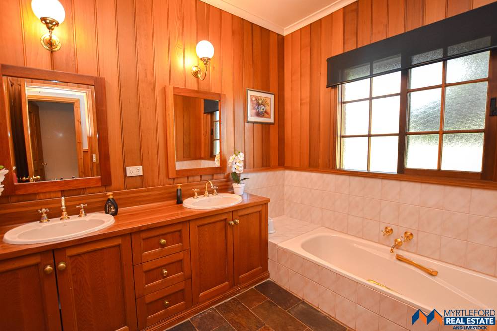 7. Jenny Lane, MYRTLEFORD, VIC 3737