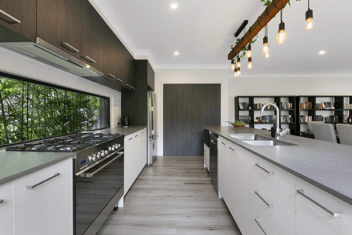 20 Kingcrest Drive, Reedy Creek, QLD 4227