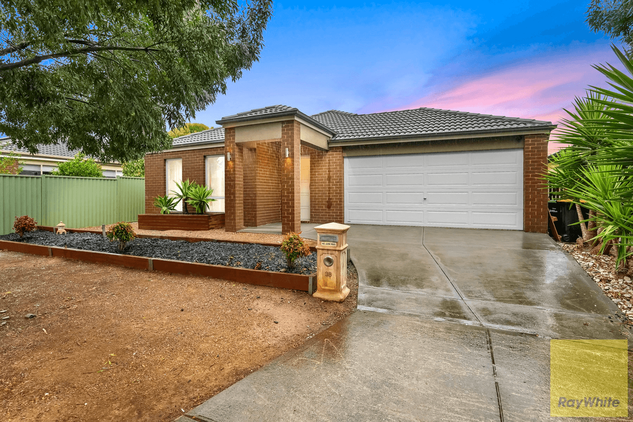 38 Dahlia Drive, CAROLINE SPRINGS, VIC 3023