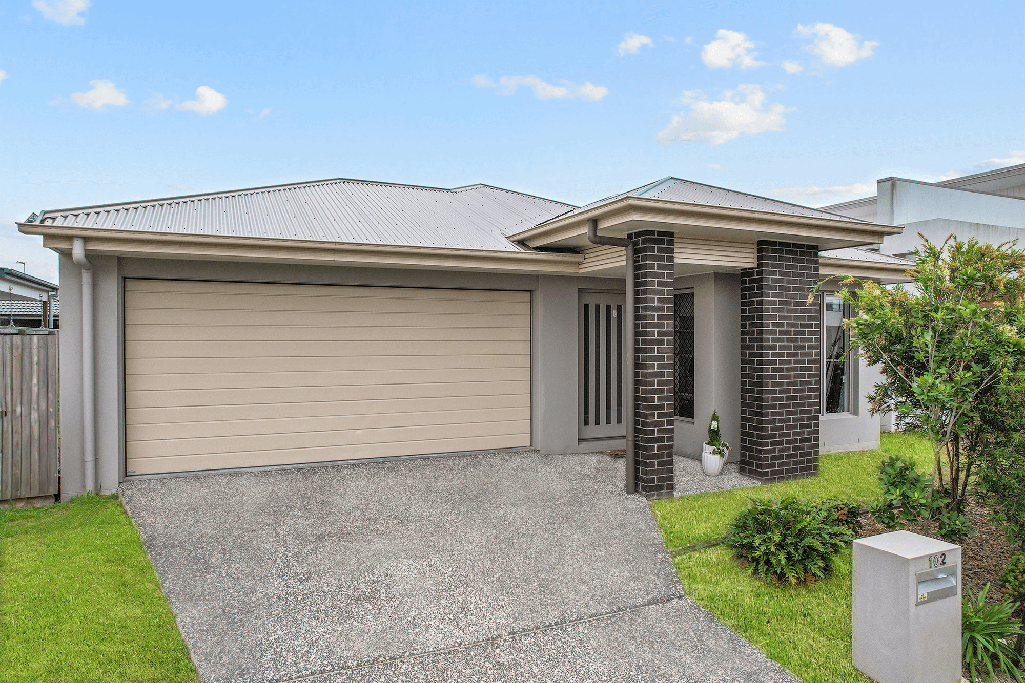 102 Lakeview Promenade, NEWPORT, QLD 4020