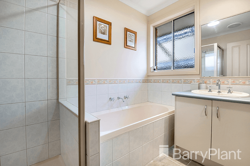 15 Masked Owl Road, South Morang, VIC 3752