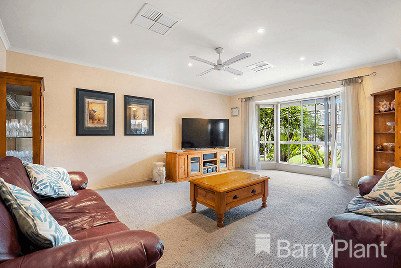 15 Masked Owl Road, South Morang, VIC 3752