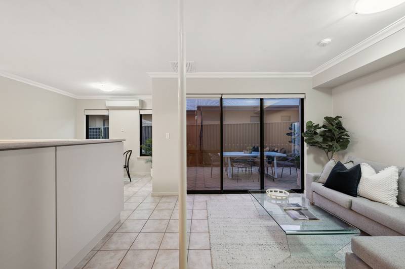 2/138 Robert Street, Como, WA 6152