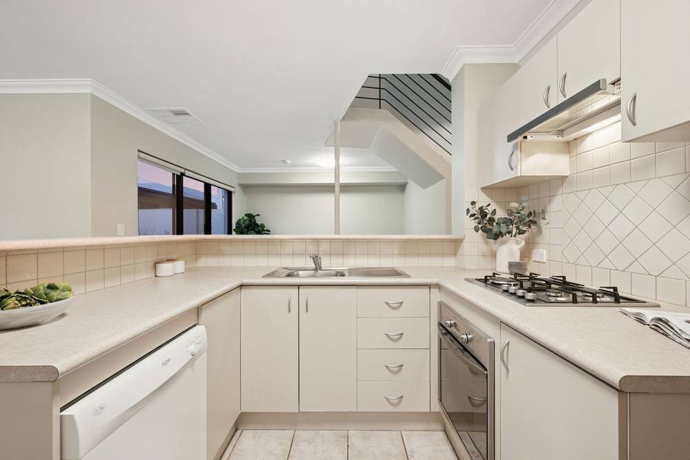 2/138 Robert Street, Como, WA 6152