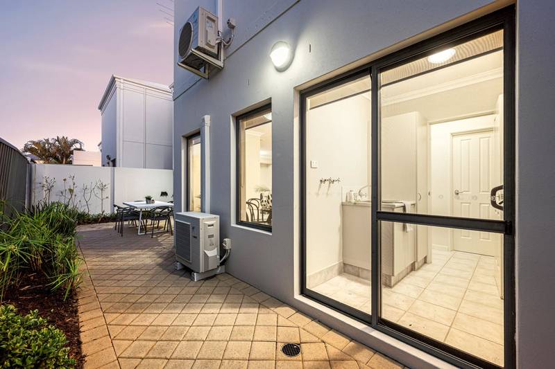 2/138 Robert Street, Como, WA 6152