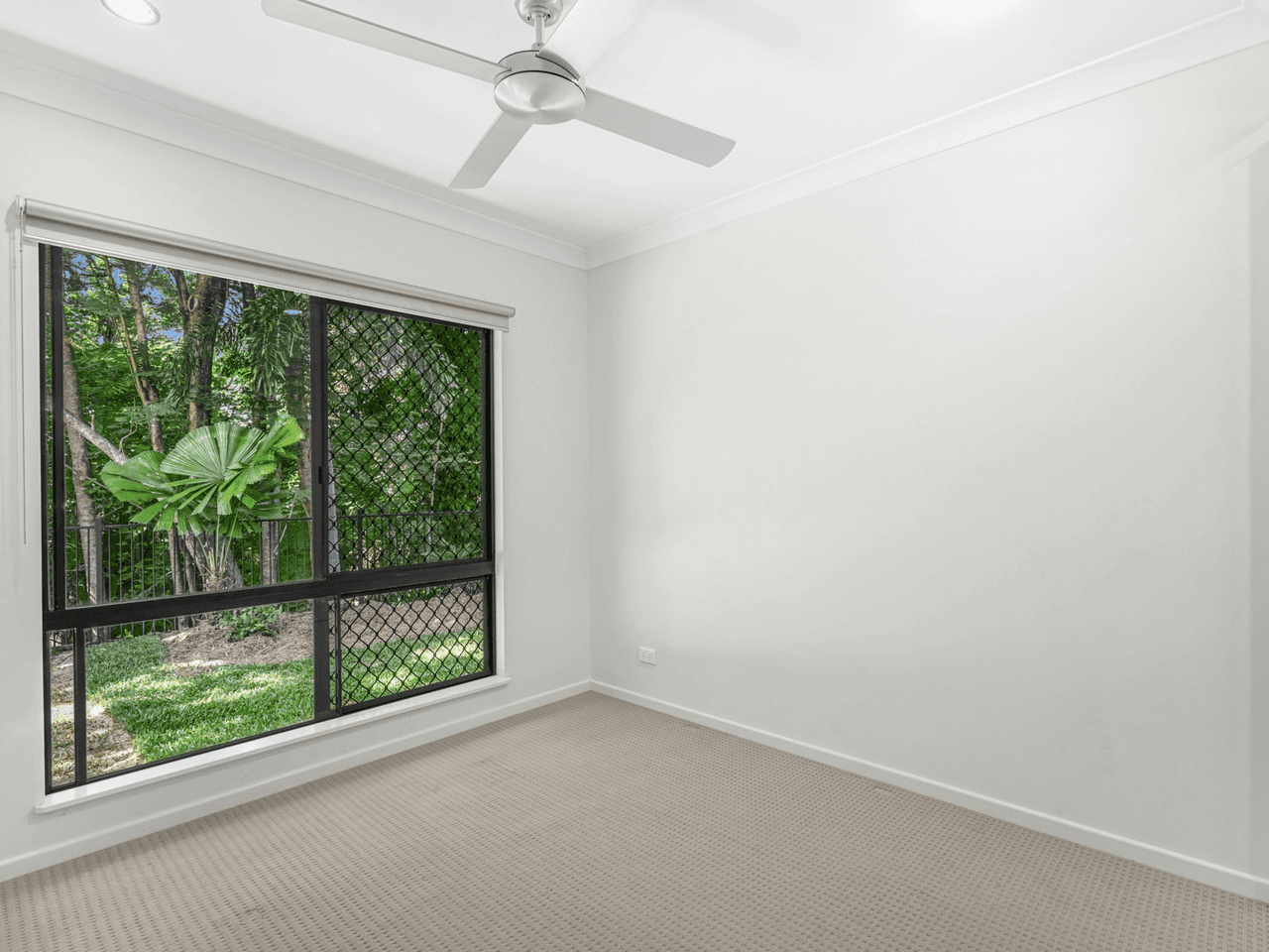 2B Keirle Avenue, WHITFIELD, QLD 4870