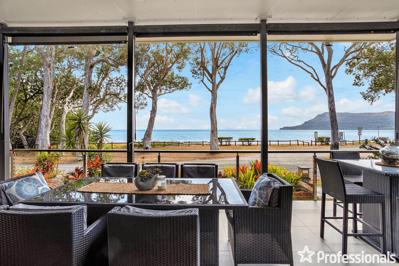 12 Ward Esplanade, BALL BAY, QLD 4741