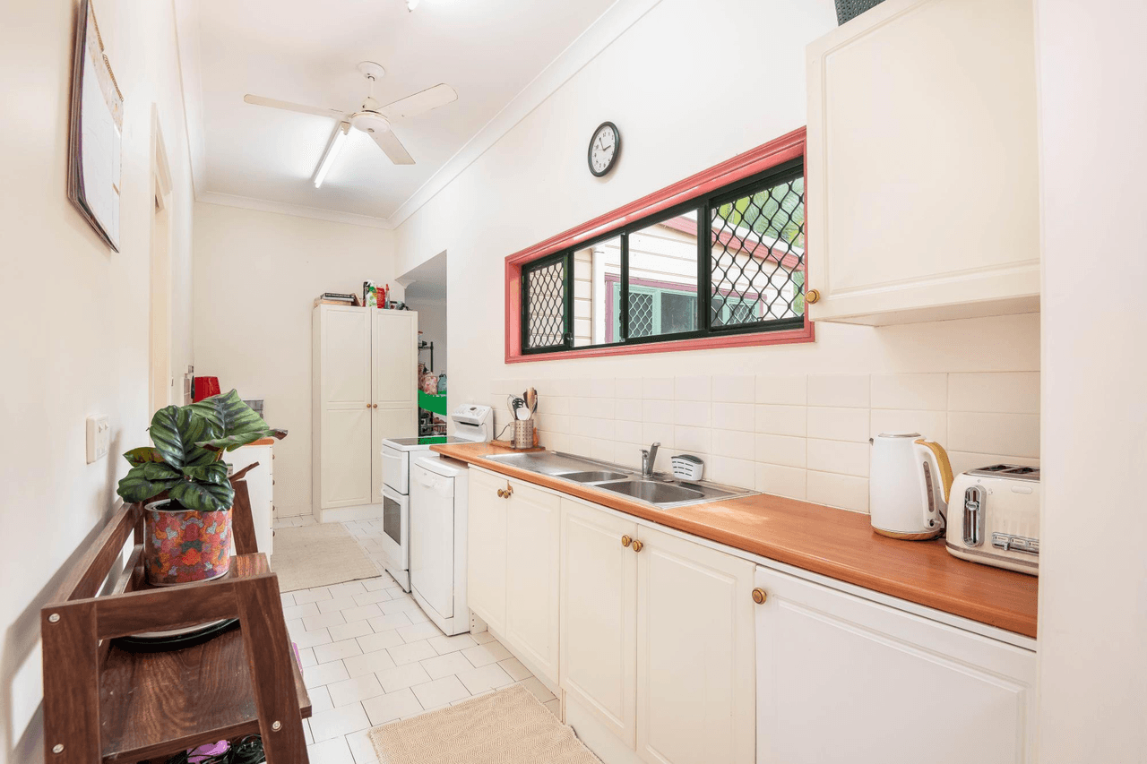 383 Old Coast Road, KORORA, NSW 2450