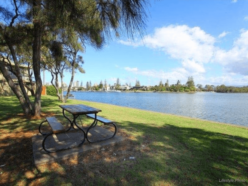 4/19 Sunset Boulevard, Surfers Paradise, QLD 4217