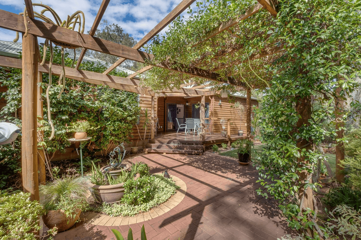 13 Trevor Court, Roleystone, WA 6111