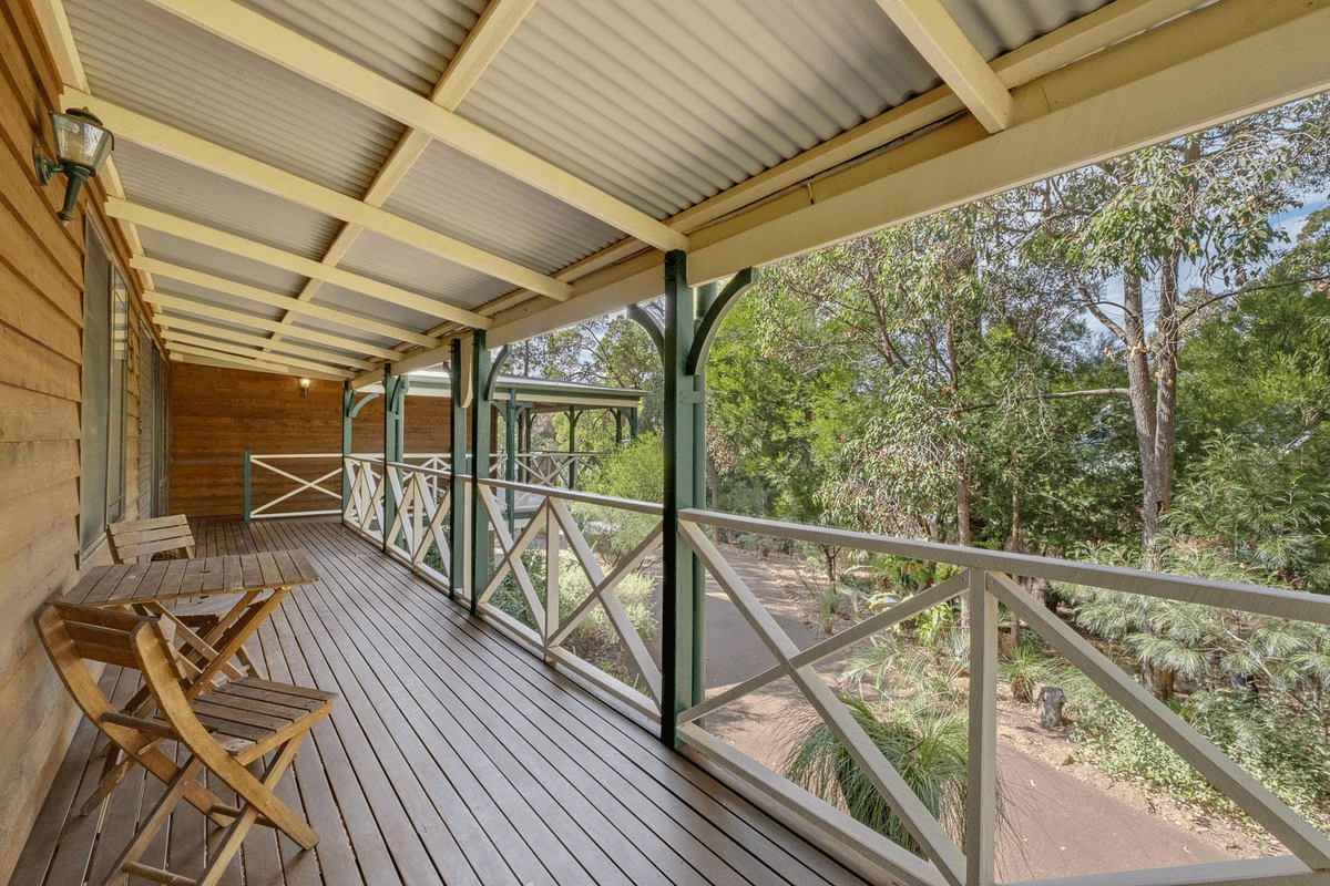 13 Trevor Court, Roleystone, WA 6111