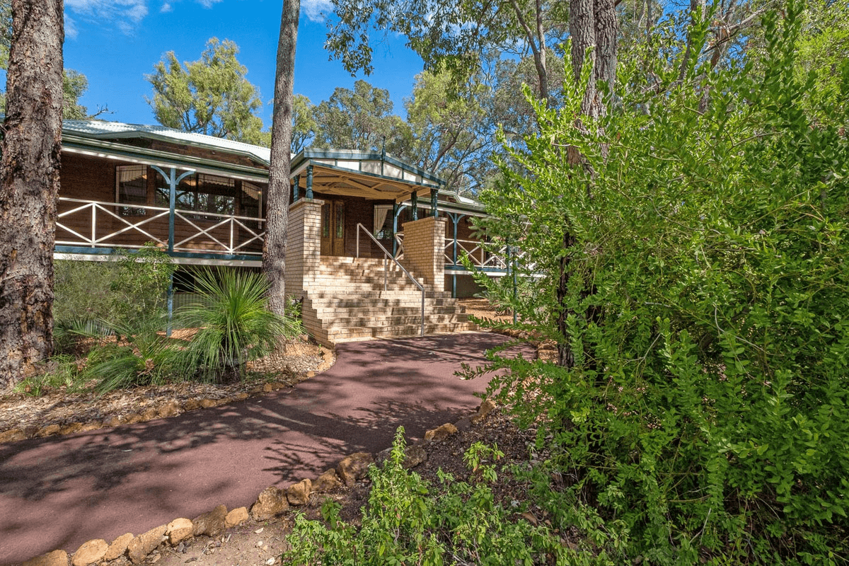 13 Trevor Court, Roleystone, WA 6111