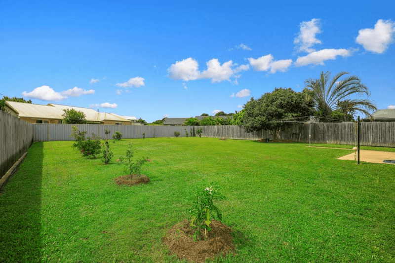 2 Loney St, Avenell Heights, QLD 4670
