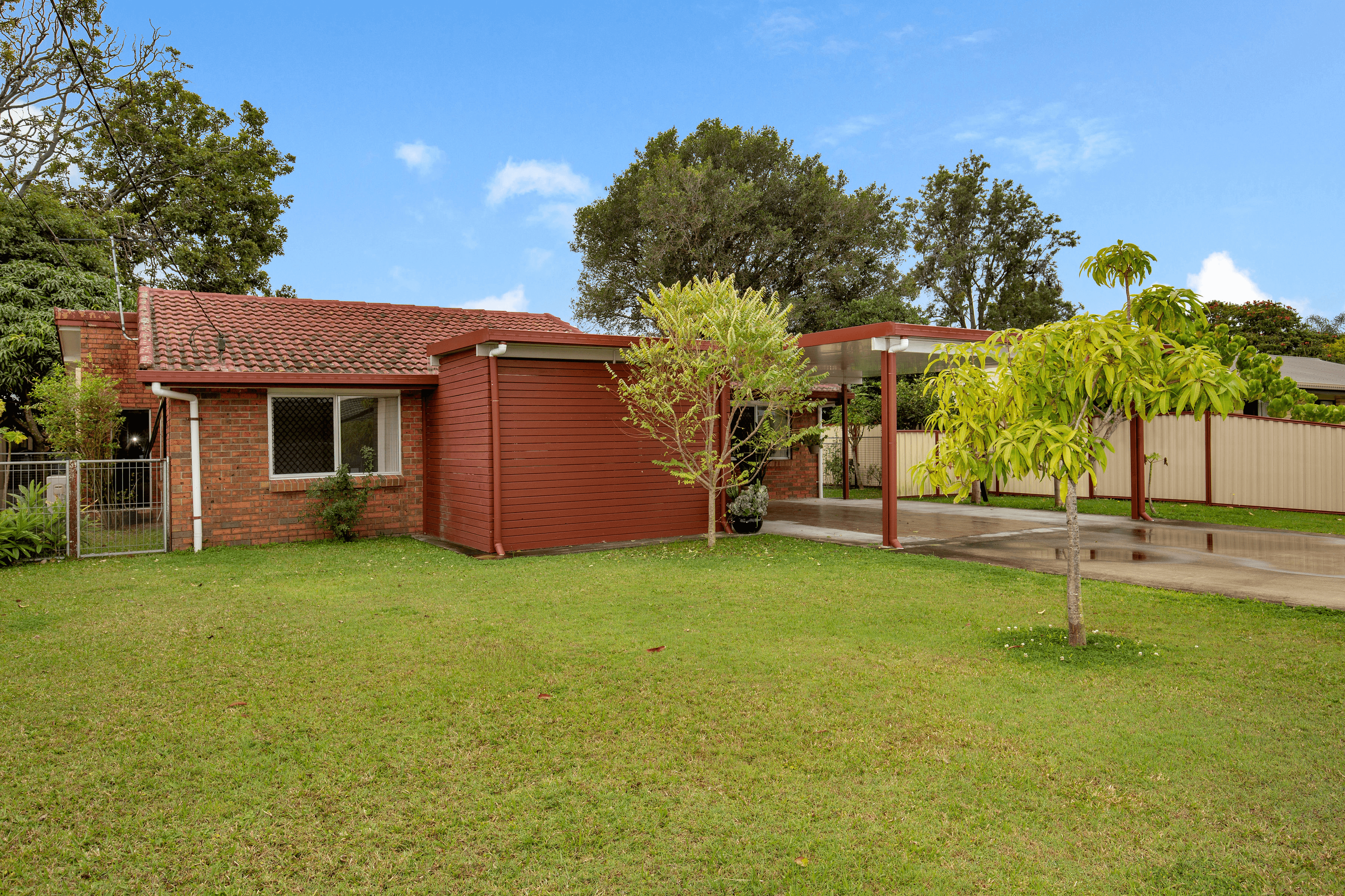 8 Baradine Street, MOUNT WARREN PARK, QLD 4207